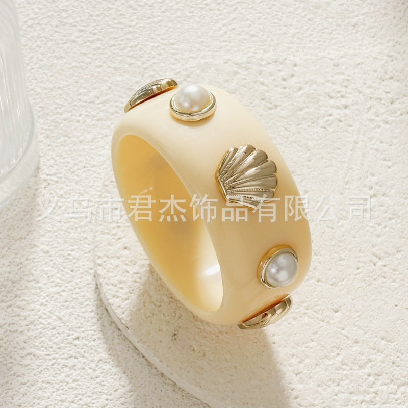 Wholesale Resin Pearl Shell Bracelet